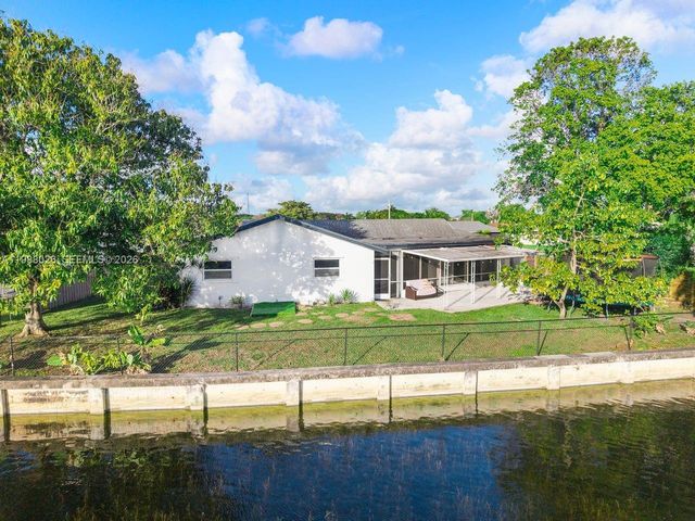 6701 NW 98th Ave, Tamarac, FL 33321