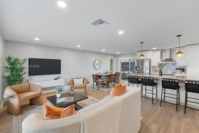 6701 NW 98th Ave, Tamarac, FL 33321