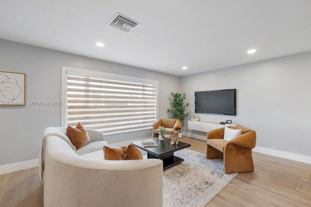 6701 NW 98th Ave, Tamarac, FL 33321