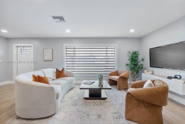 6701 NW 98th Ave, Tamarac, FL 33321