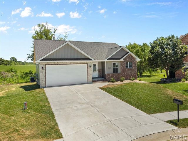 2832 Beth Ann Court, Pontoon Beach, IL 62040