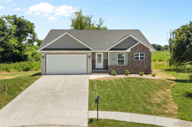 2832 Beth Ann Court, Pontoon Beach, IL 62040