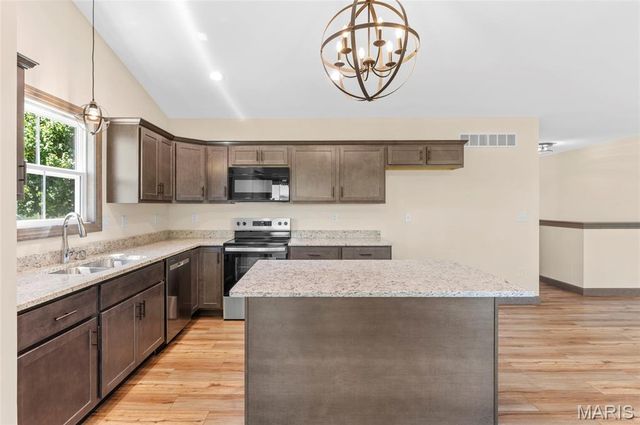 2832 Beth Ann Court, Pontoon Beach, IL 62040