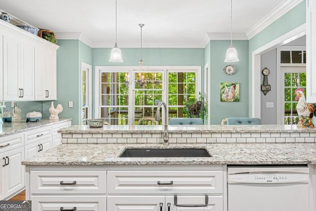 1230 Melody Lane, Hartwell, GA 30643
