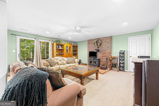1230 Melody Lane, Hartwell, GA 30643