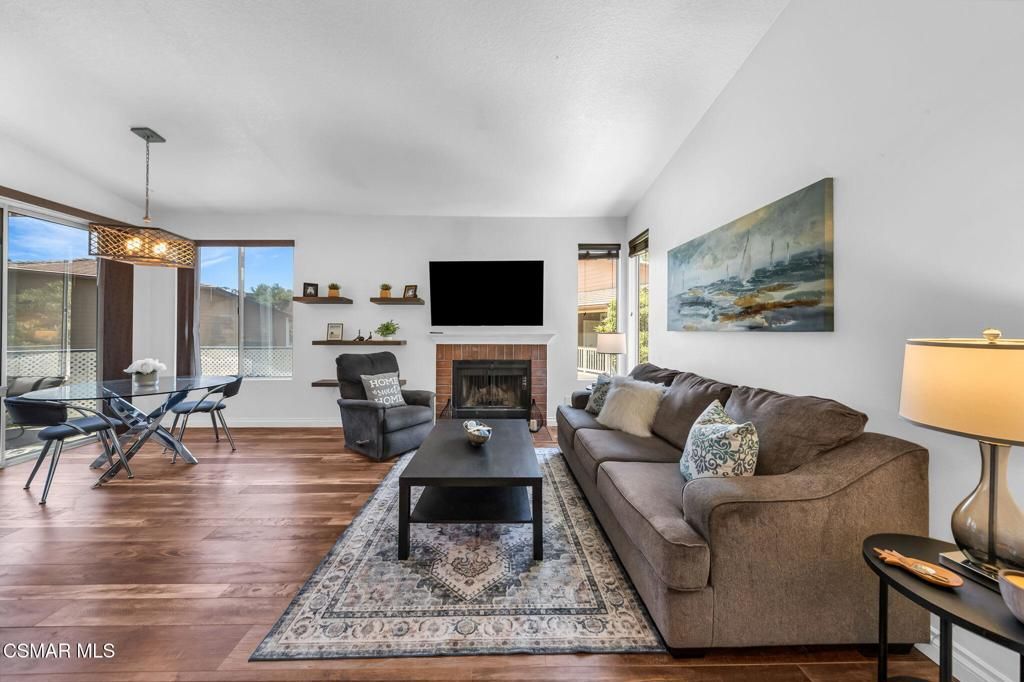 2450 Pleasant Way N, Thousand Oaks, CA 91362