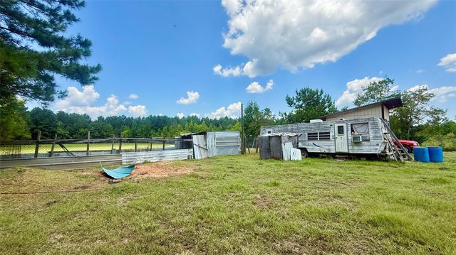 464 Road 3011a, Dayton, TX 77535