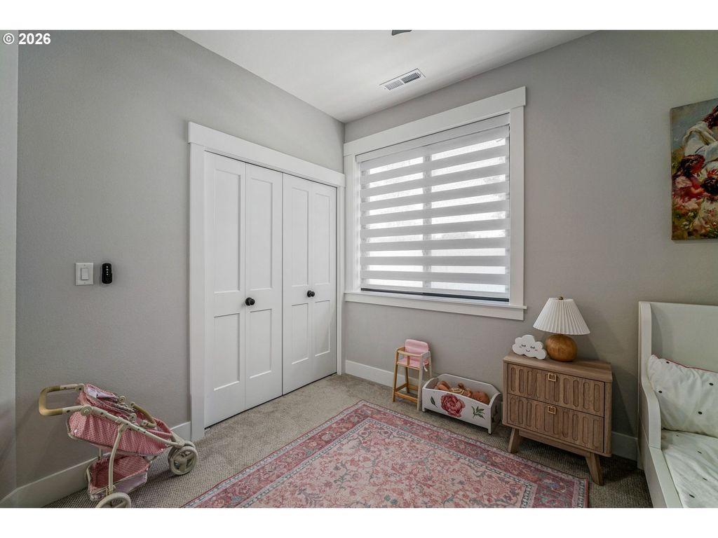 Image 12 of property listing at 486 Nw COAST MOUNTAIN Dr, Dallas, OR 97338