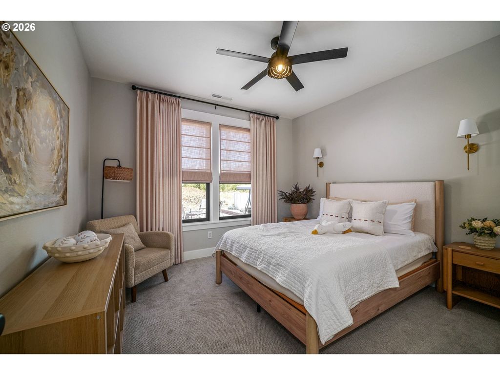 Image 13 of property listing at 486 Nw COAST MOUNTAIN Dr, Dallas, OR 97338