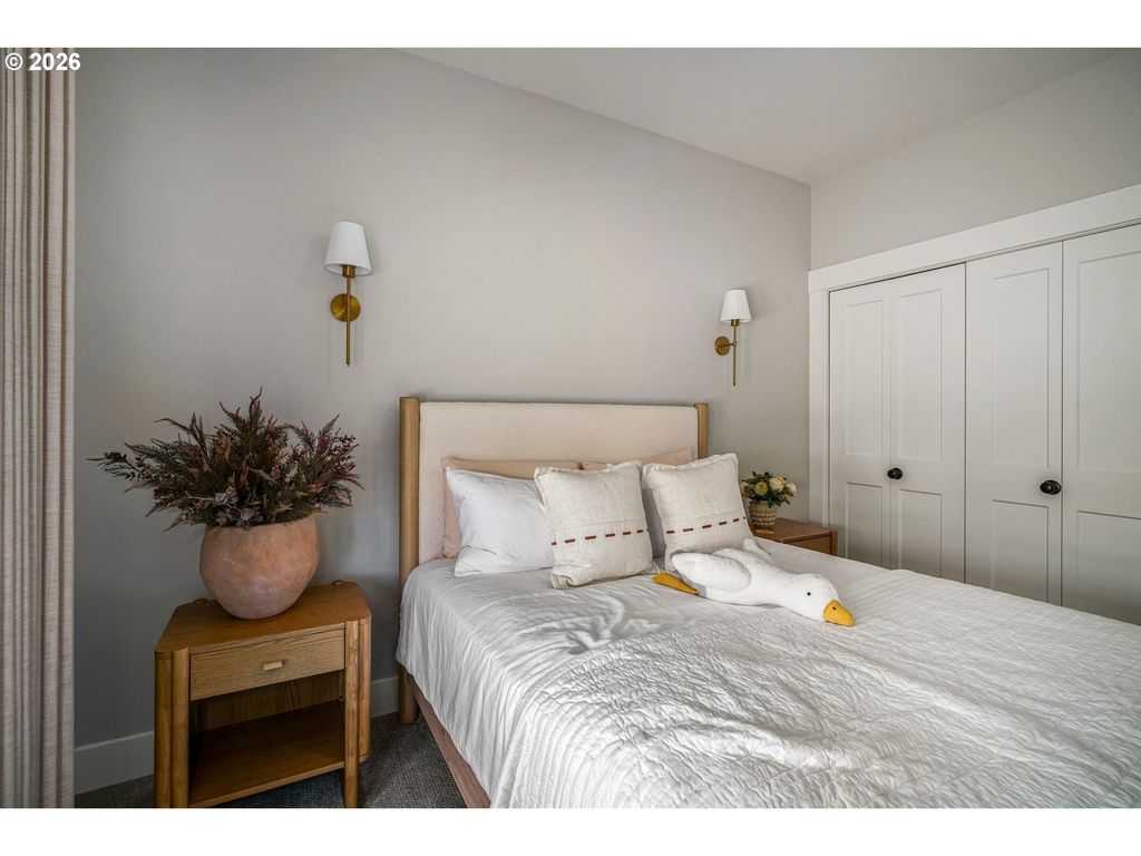 Image 14 of property listing at 486 Nw COAST MOUNTAIN Dr, Dallas, OR 97338