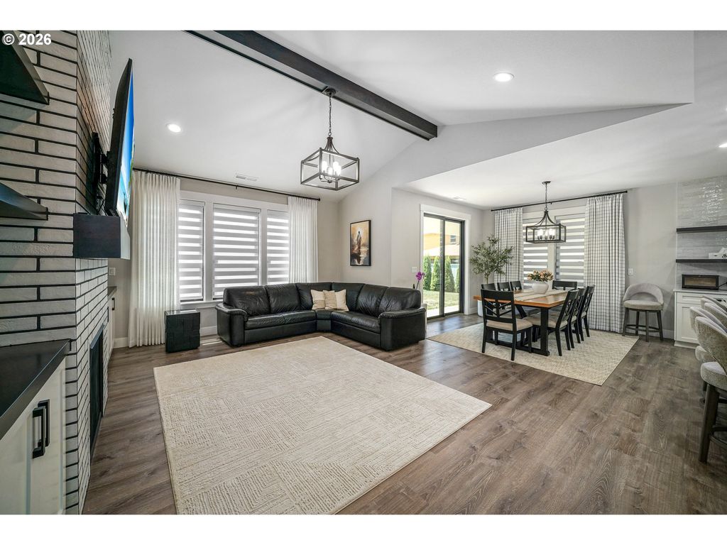Image 22 of property listing at 486 Nw COAST MOUNTAIN Dr, Dallas, OR 97338