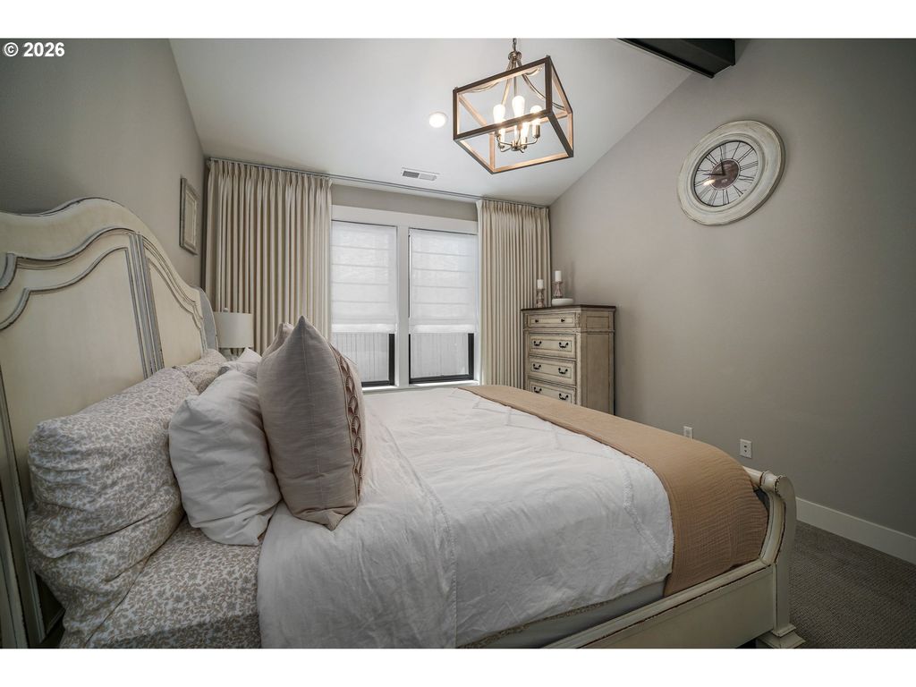 Image 34 of property listing at 486 Nw COAST MOUNTAIN Dr, Dallas, OR 97338
