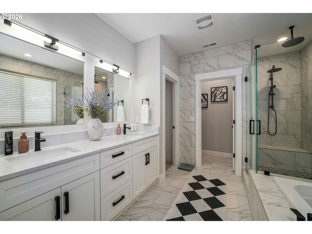 Image 37 of property listing at 486 Nw COAST MOUNTAIN Dr, Dallas, OR 97338