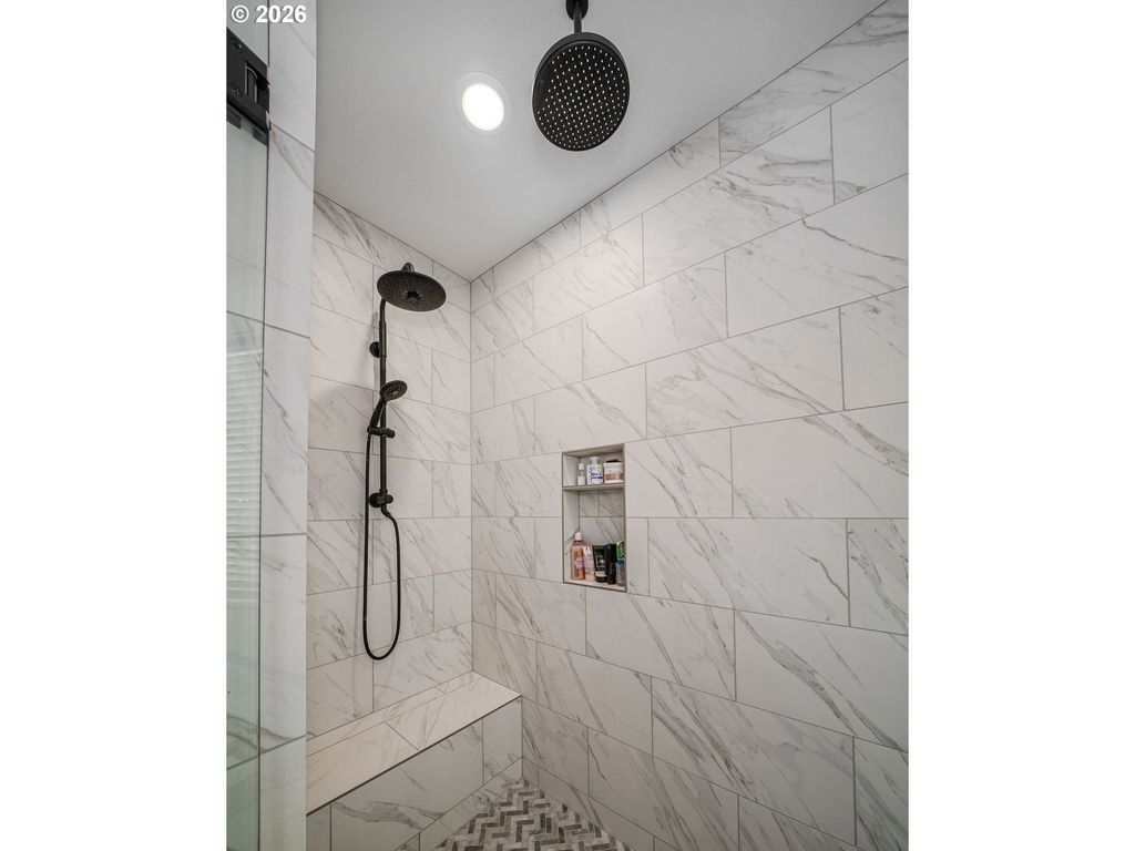 Image 39 of property listing at 486 Nw COAST MOUNTAIN Dr, Dallas, OR 97338