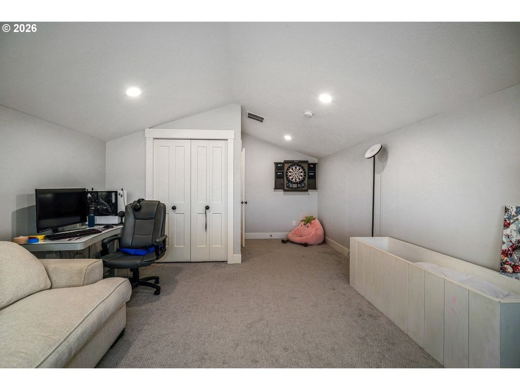 Image 42 of property listing at 486 Nw COAST MOUNTAIN Dr, Dallas, OR 97338