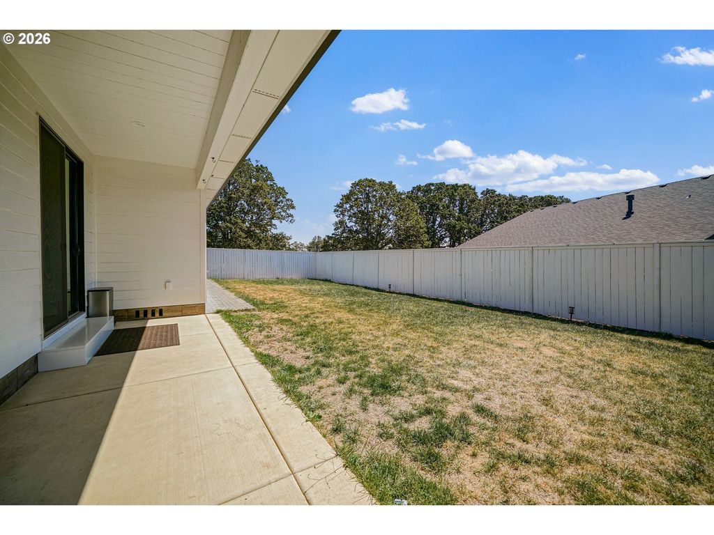 Image 46 of property listing at 486 Nw COAST MOUNTAIN Dr, Dallas, OR 97338