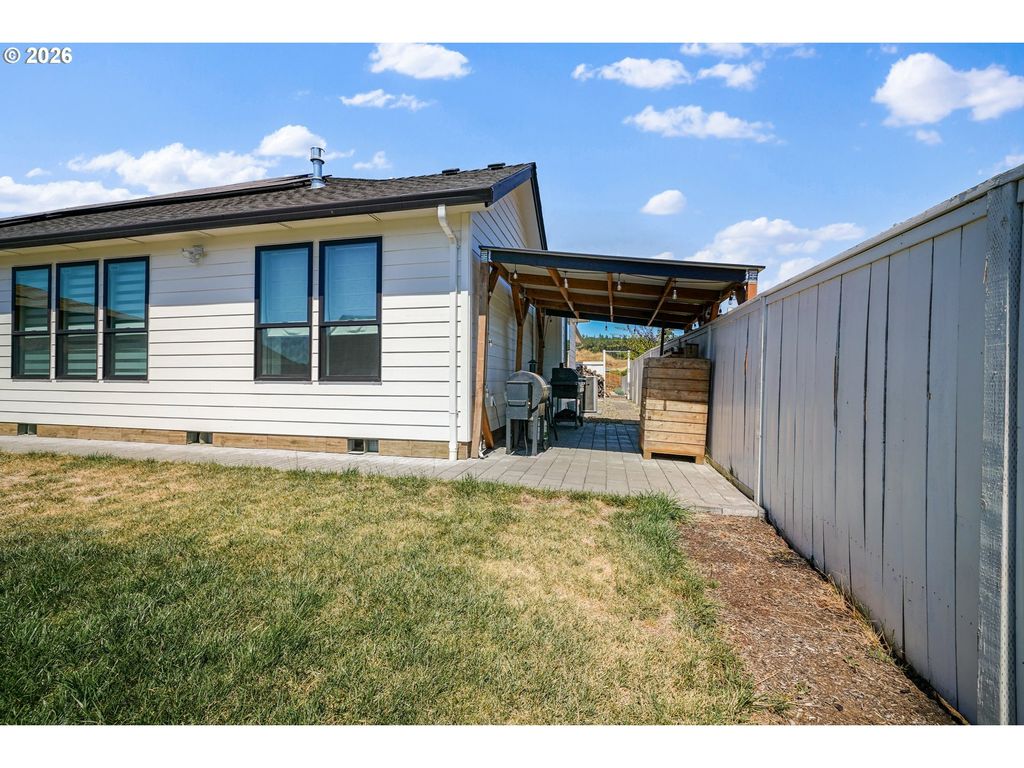 Image 47 of property listing at 486 Nw COAST MOUNTAIN Dr, Dallas, OR 97338