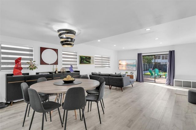 2172 NE 171st St, North Miami Beach, FL 33162