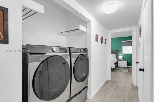 2172 NE 171st St, North Miami Beach, FL 33162