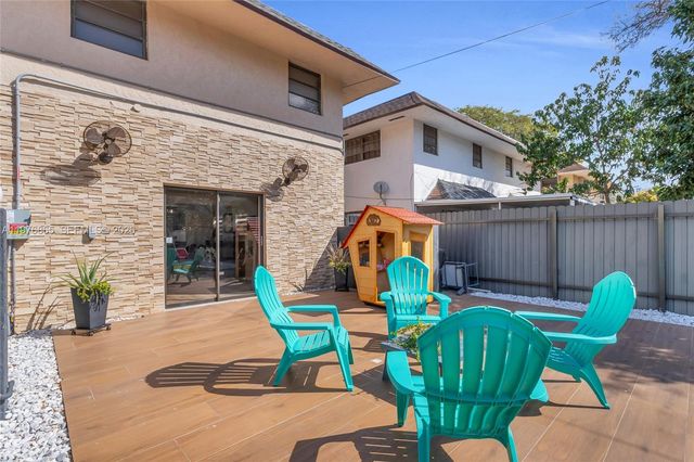 2172 NE 171st St, North Miami Beach, FL 33162