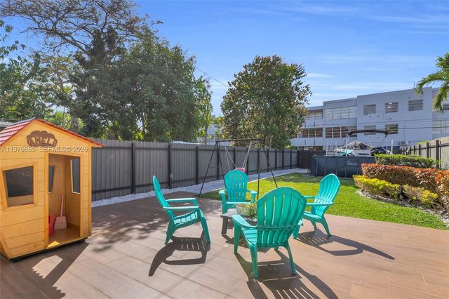 2172 NE 171st St, North Miami Beach, FL 33162