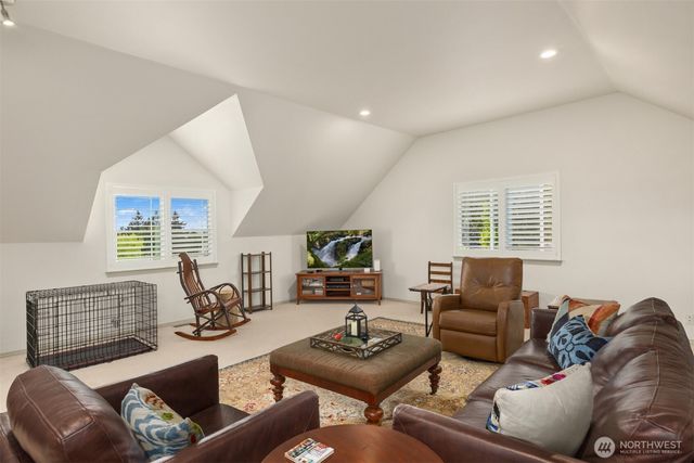 20282 12th Avenue NE, Poulsbo, WA 98370