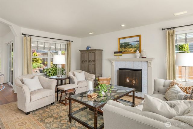 20282 12th Avenue NE, Poulsbo, WA 98370