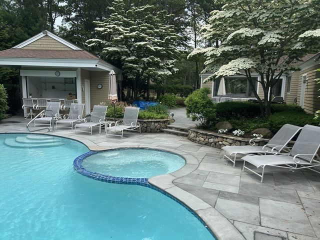 8 Walton Knob, Mashpee, MA 02649