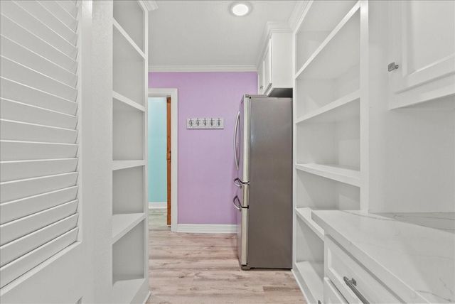 6 Trout Ln, Freeport, TX 77541