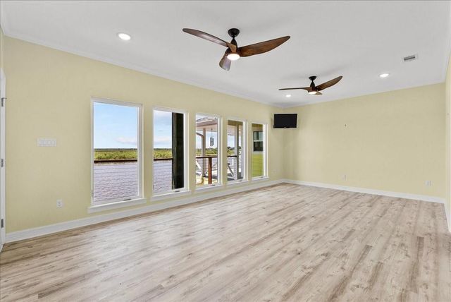 6 Trout Ln, Freeport, TX 77541