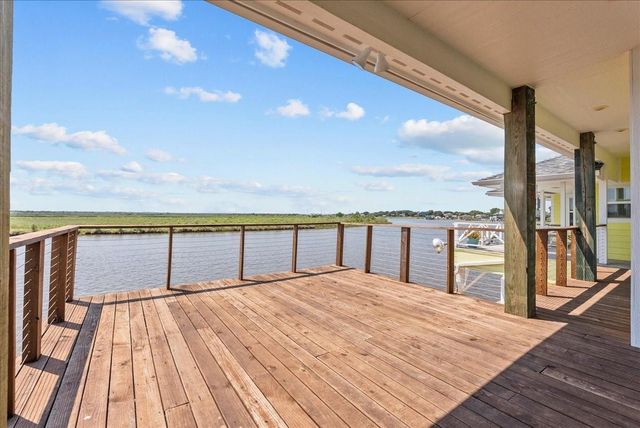 6 Trout Ln, Freeport, TX 77541