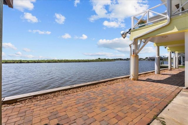 6 Trout Ln, Freeport, TX 77541