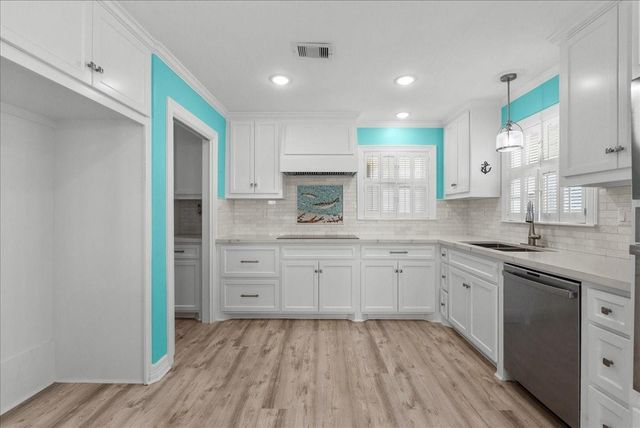 6 Trout Ln, Freeport, TX 77541