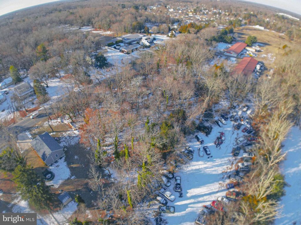 1032 W OAK RD, Vineland, NJ 08360