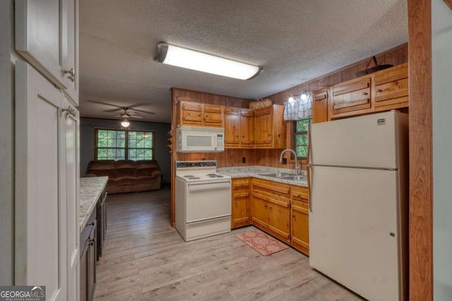 4777 Laurel Mountain Road, Hiawassee, GA 30546