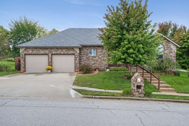 2702 West Colton, Ozark, MO 65721