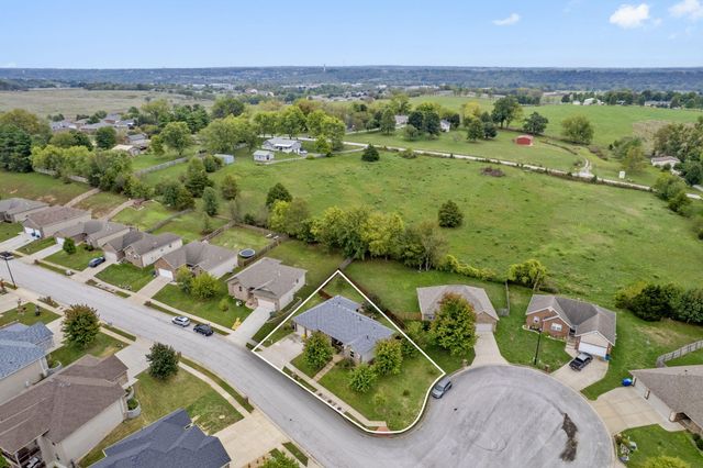 2702 West Colton, Ozark, MO 65721