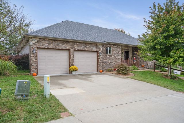 2702 West Colton, Ozark, MO 65721