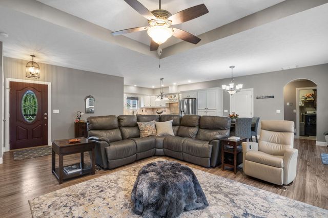 2702 West Colton, Ozark, MO 65721
