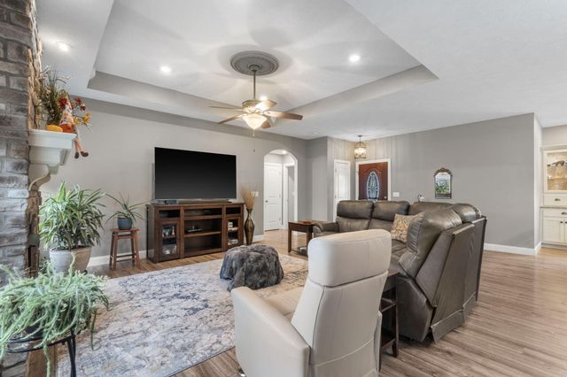 2702 West Colton, Ozark, MO 65721