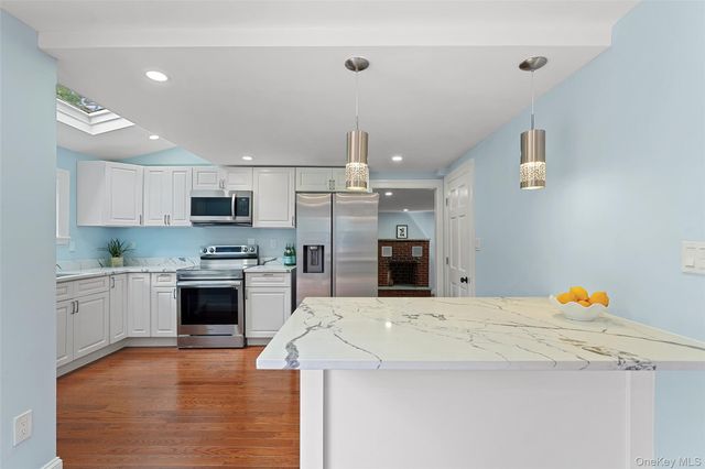 58 Whippoorwill Road E, Armonk, NY 10504