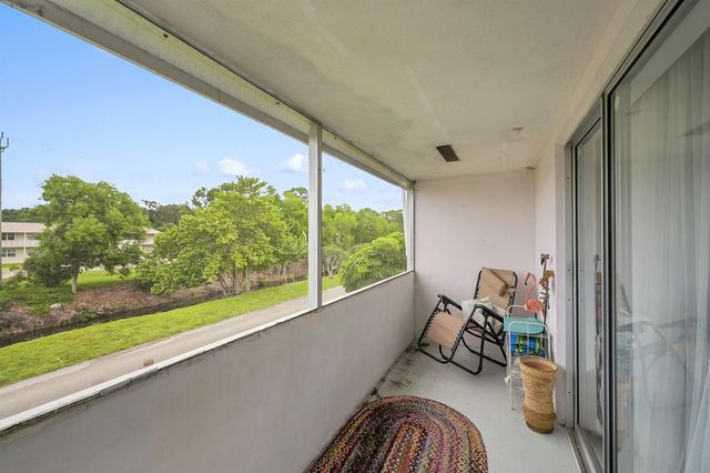 312 Sheffield M, West Palm Beach, FL 33417