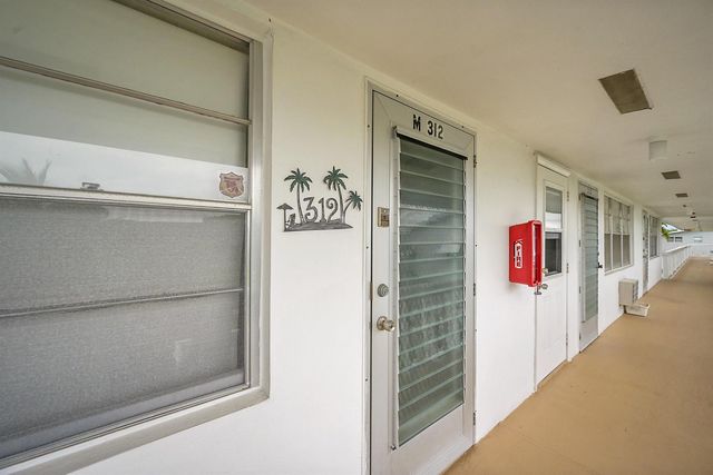 312 Sheffield M, West Palm Beach, FL 33417