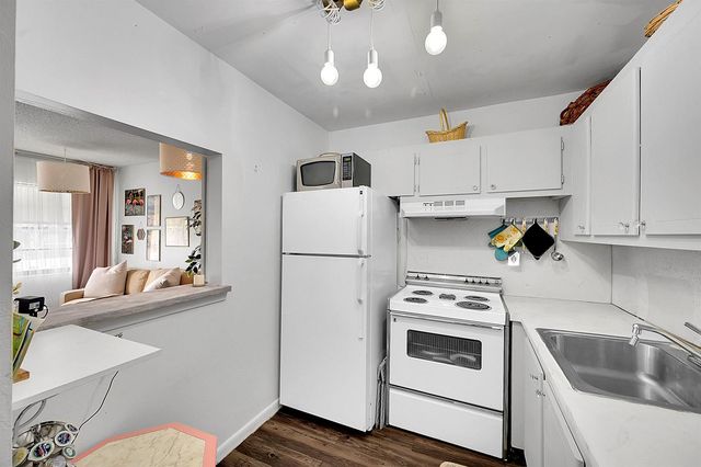 312 Sheffield M, West Palm Beach, FL 33417