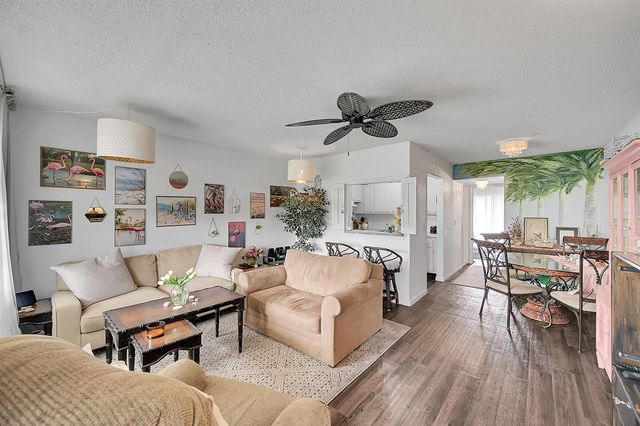 312 Sheffield M, West Palm Beach, FL 33417