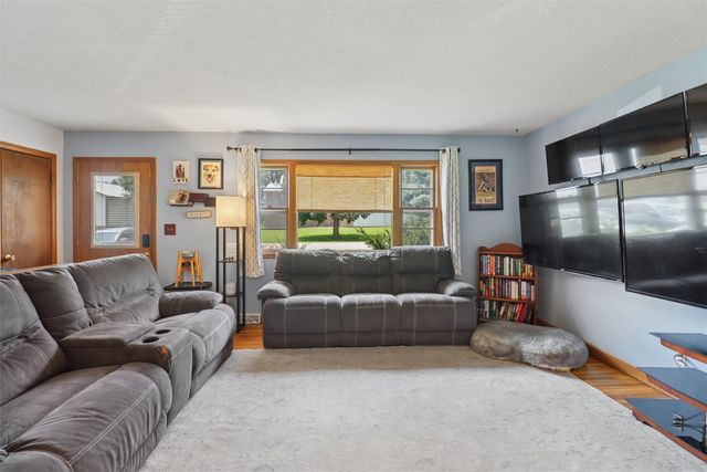 906 S Boone Street, Sheldahl, IA 50243