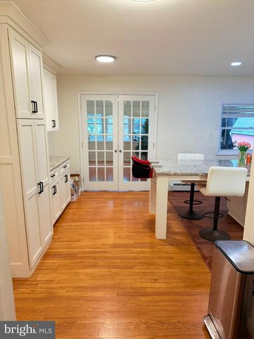 242 SPRING ST, State College, PA 16801