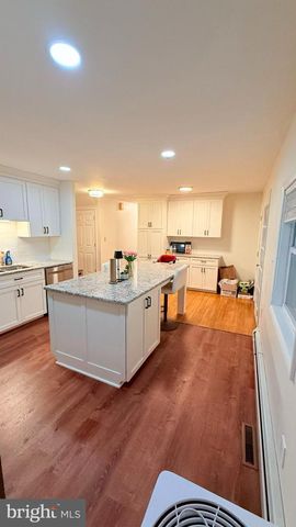 242 SPRING ST, State College, PA 16801