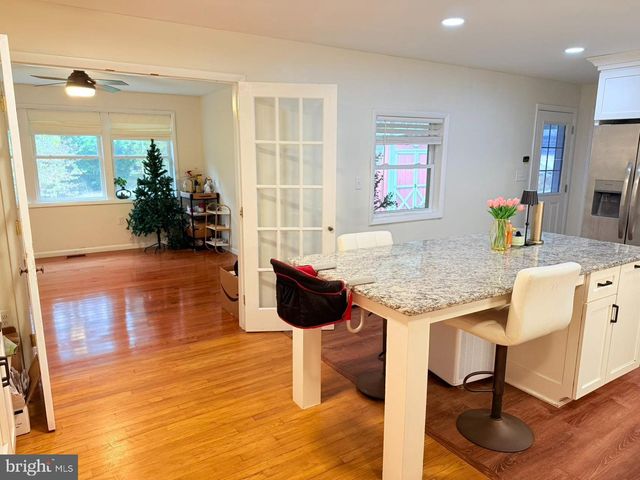 242 SPRING ST, State College, PA 16801