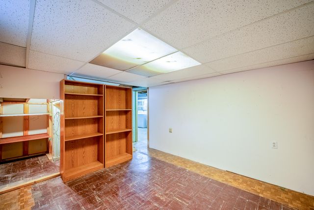 6027 Kim Avenue, Allen Park City, MI 48101